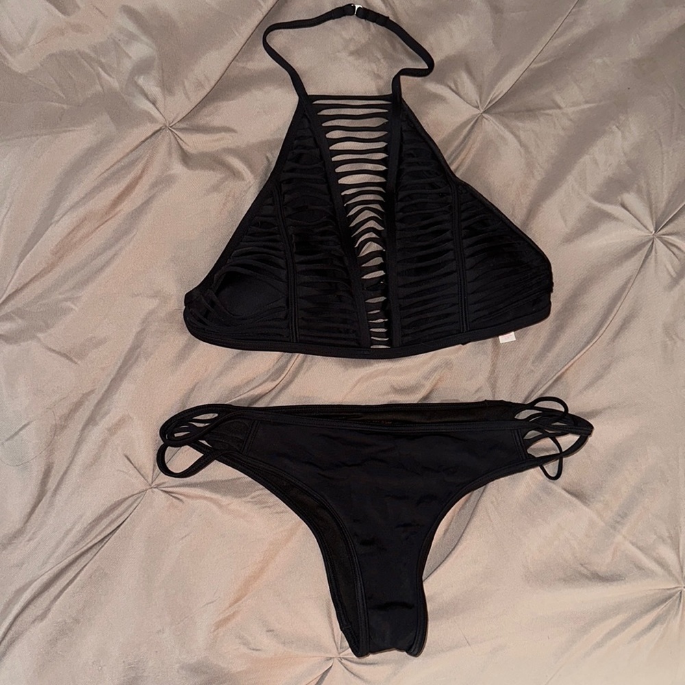 Victoria’s Secret super sexy black halter top bikini
